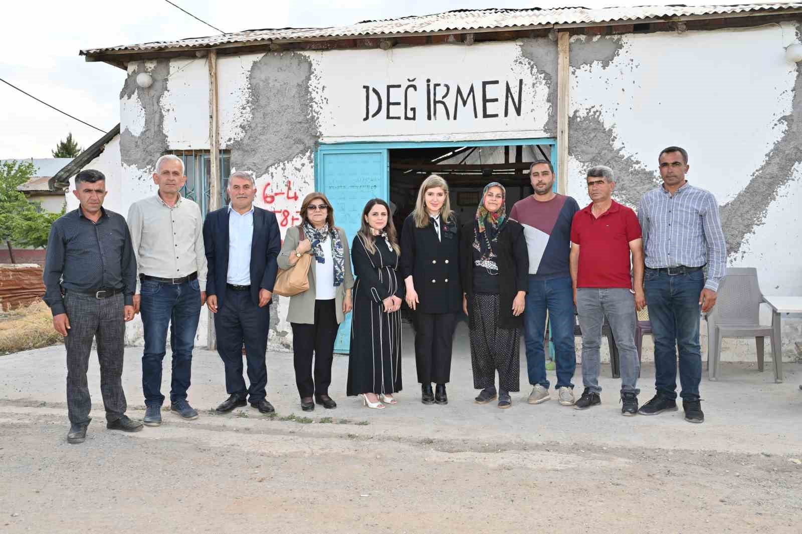 milletvekili-olmeztoprak-dogansehirde-ureticilerle-bulustu
