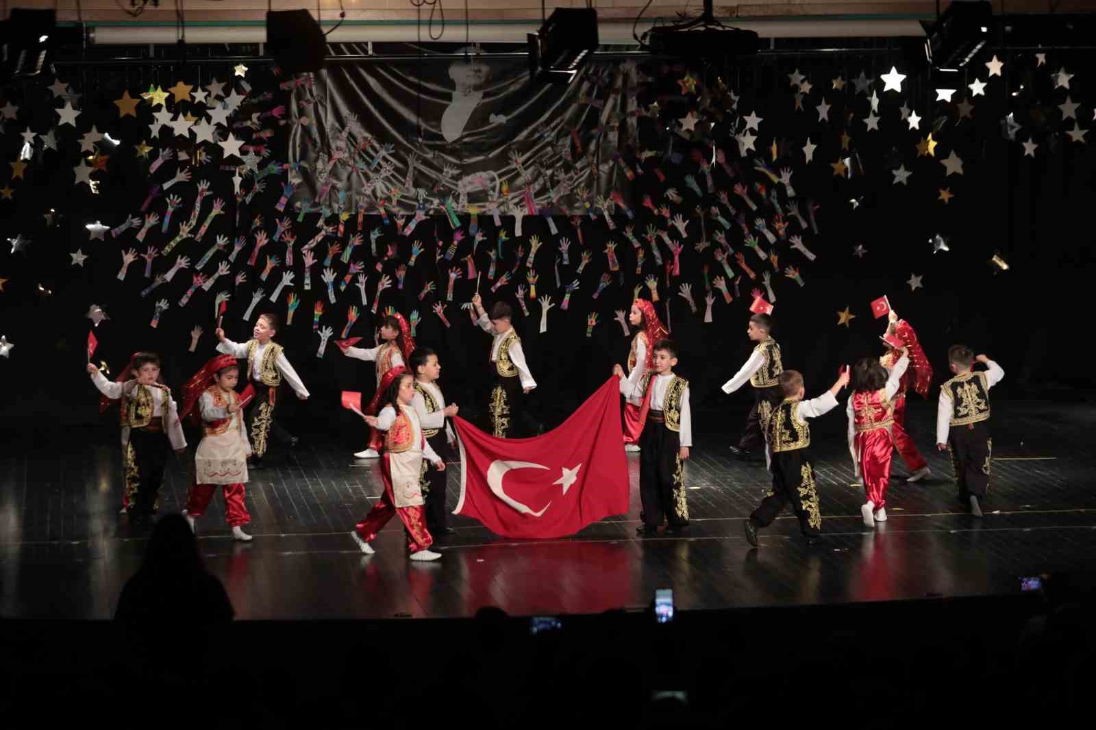 odunpazari-belediyesi-kreslerinde-mezuniyet-coskusu