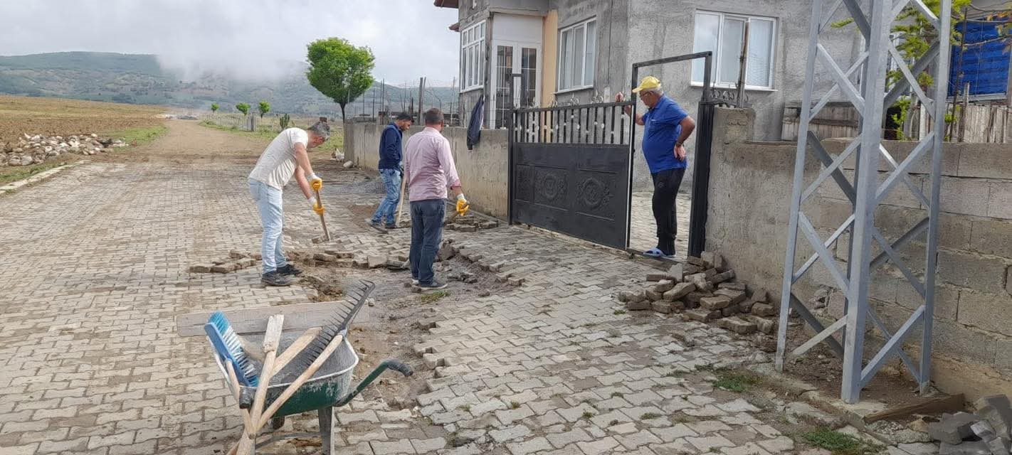 ozukavak-belediyesi-cevre-duzenleme-calismalarini-surduruyor