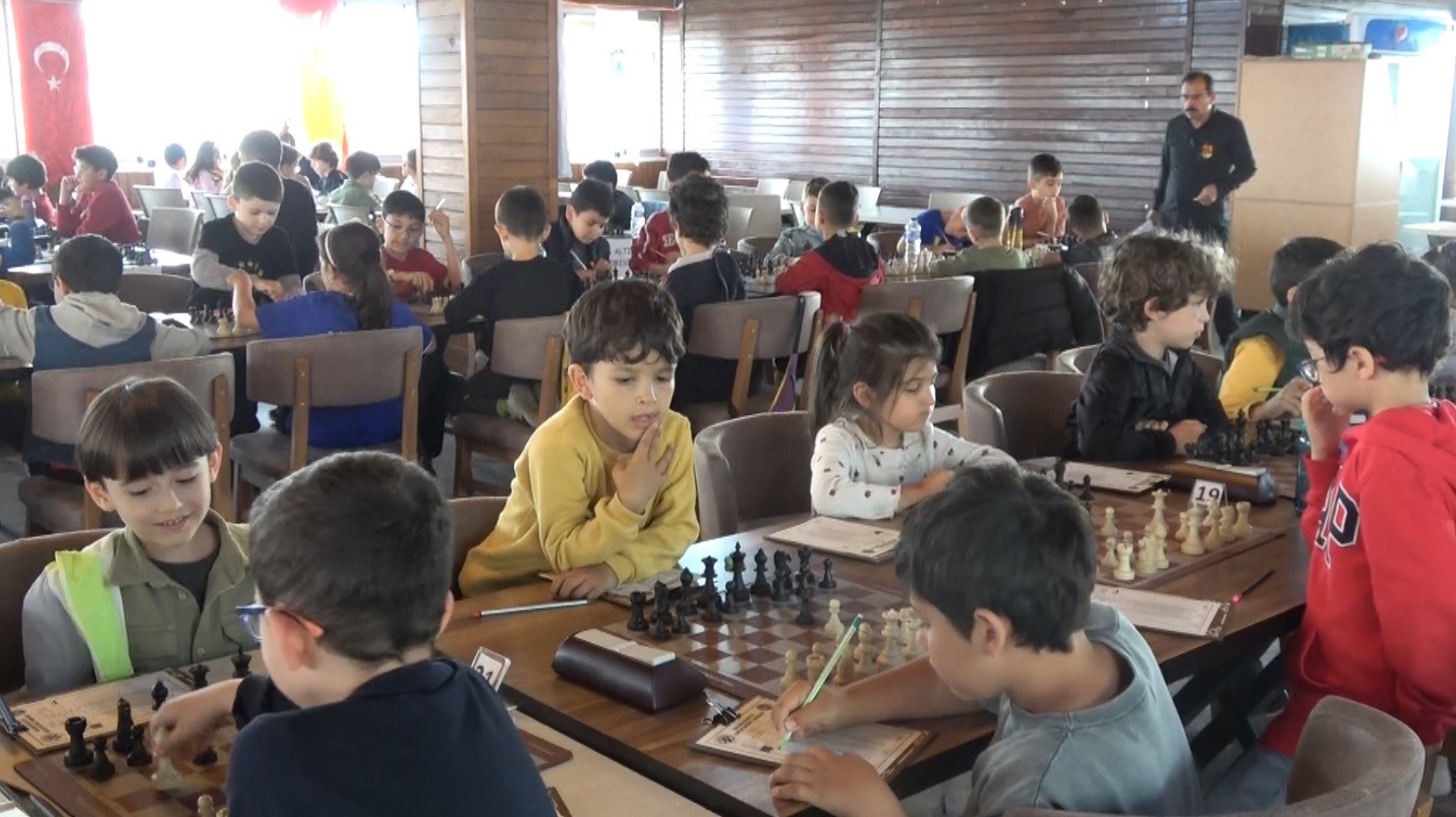 tavsanlida-satrancin-sampiyonlari-belli-oldu