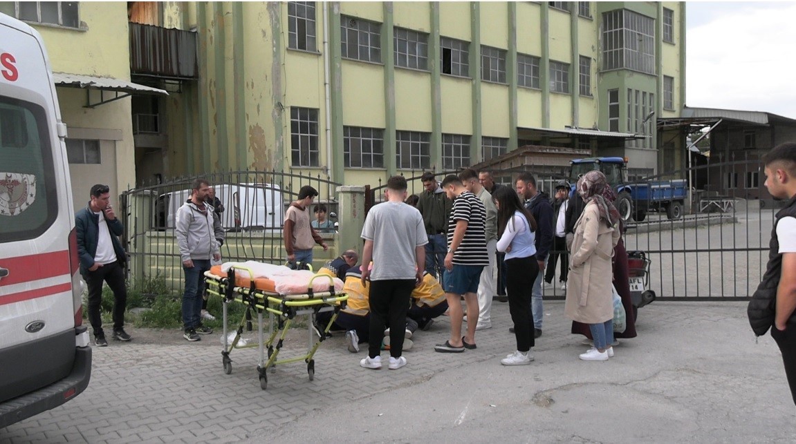 tavsanlida-trafik-kazasi-2-kisi-yaralandi