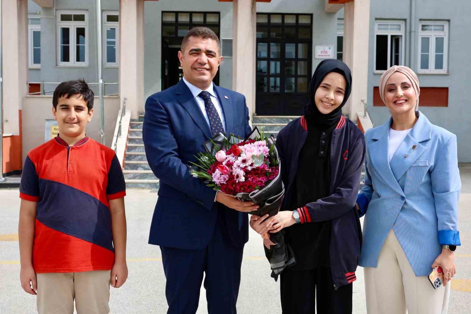 vali-aslanin-okul-ziyaretleri-suruyor