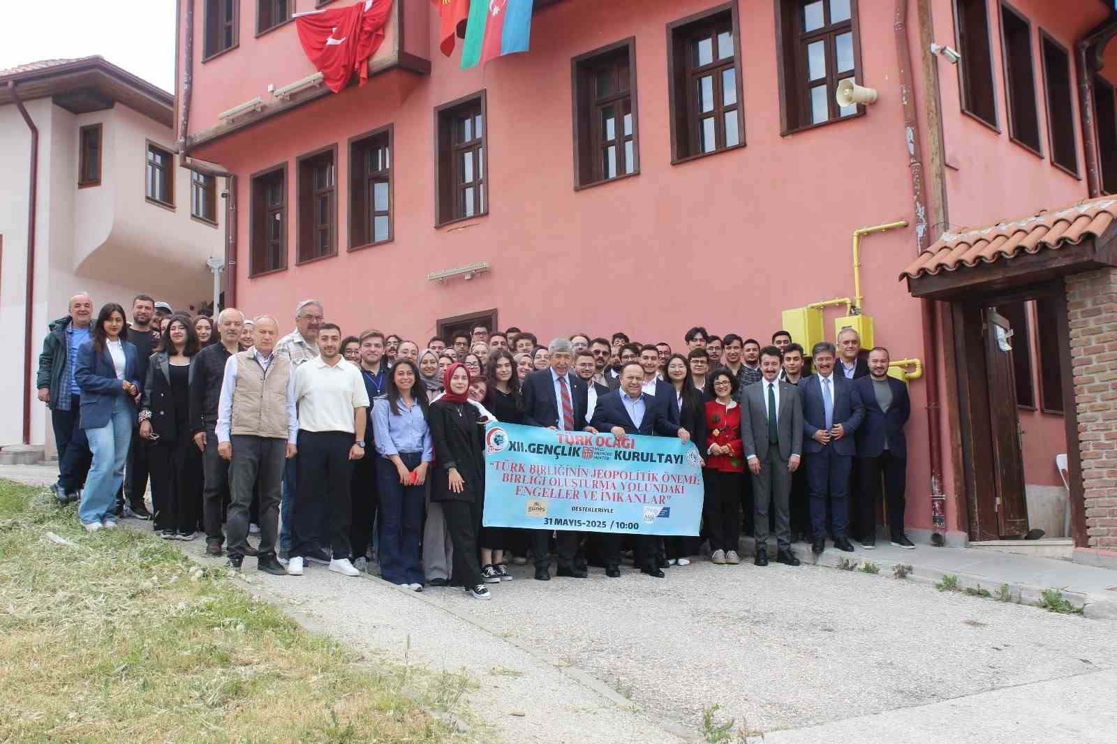 xii-genclik-kurultayi-tamamlandi