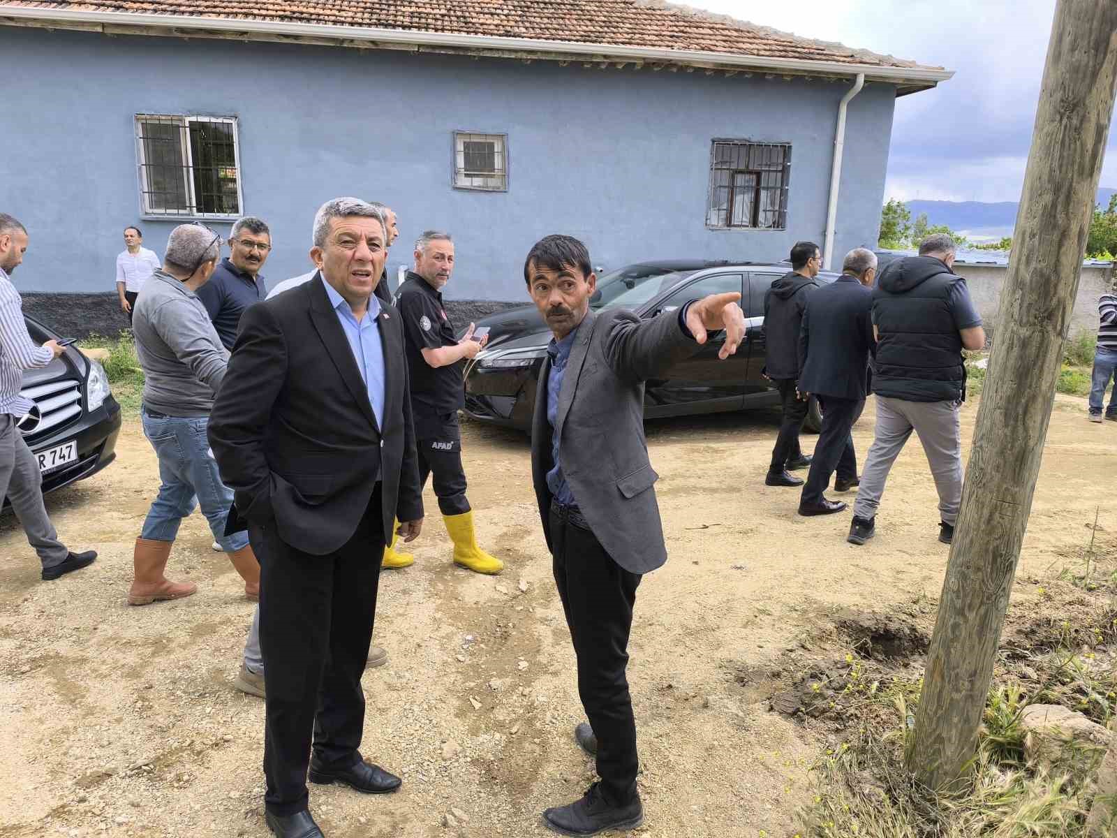 ziraat-odasi-baskani-toprak-tarim-arazilerinde-2-bin-donume-yakin-zarar-var