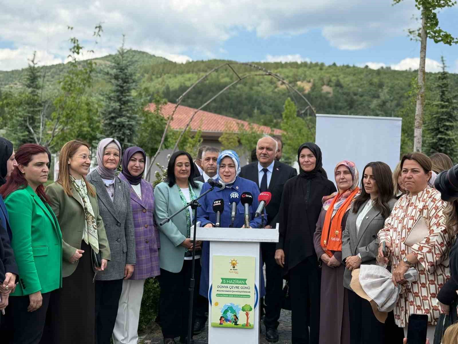ak-parti-genel-merkez-kadin-kollari-baskani-ercan-bu-ulkenin-ak-yurekli-kadinlari-turkiye-yuzyilinin-yesil-vizyonunun-sahadaki-mimarlaridir