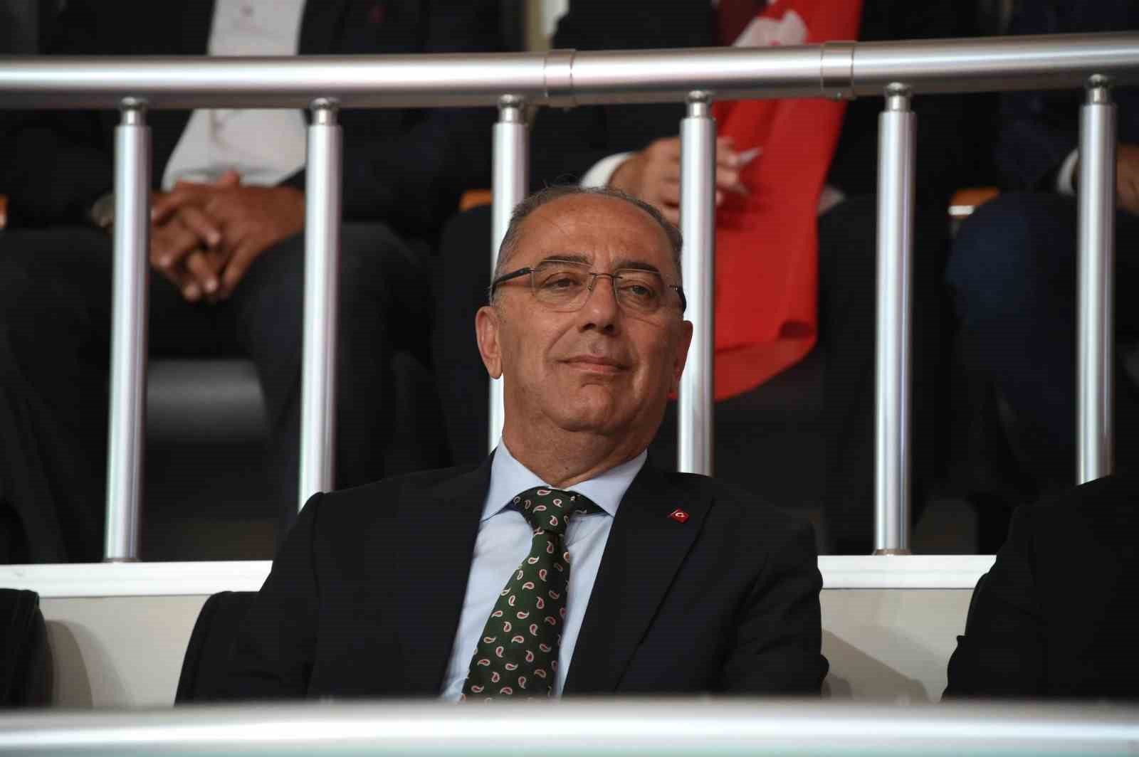 antakya-belediyesi-isci-personeline-ikramiyelerini-odedi
