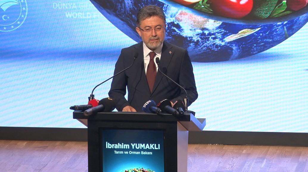 bakan-yumakli-butun-gida-isletmelerimizin-kare-kod-uygulamasini-kullanmasi-zorunlu-olacak