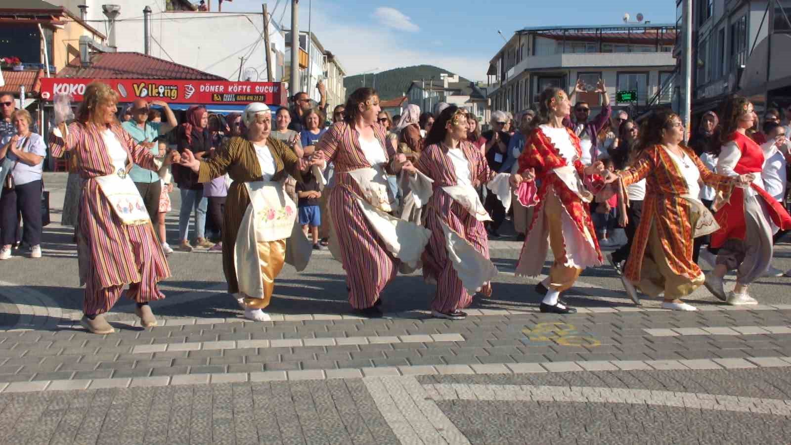 balikesirde-sergi-bahane-oyunlar-sahane