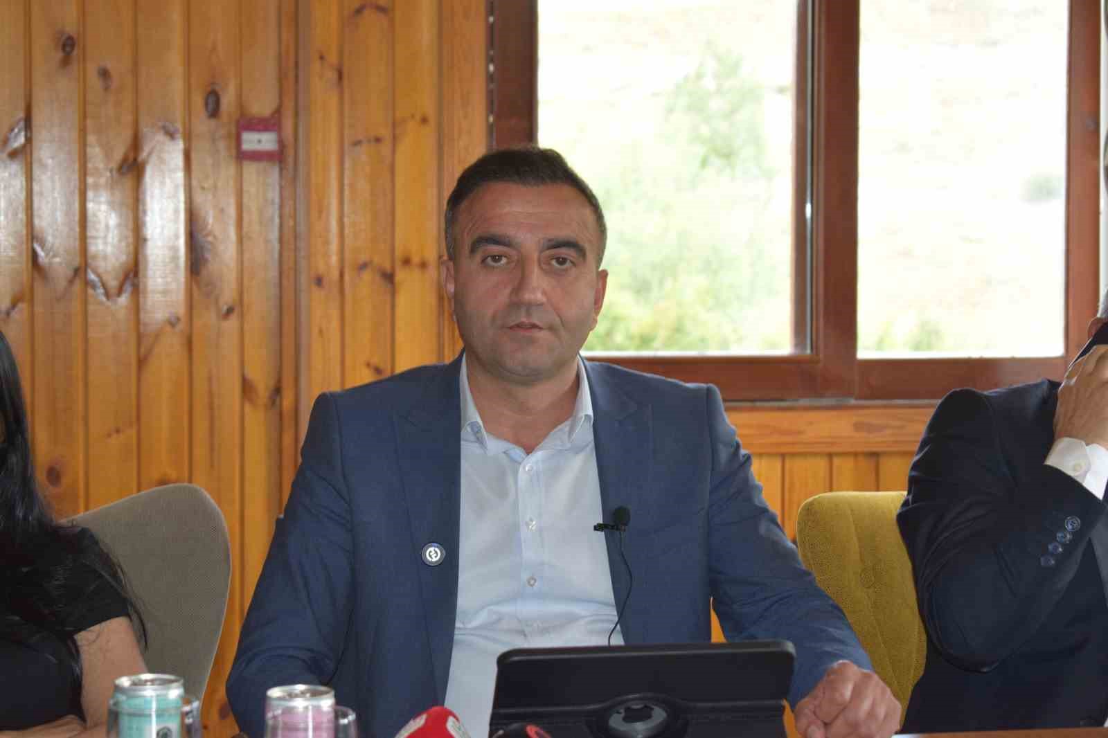 baskan-ulutas-akcadagi-hak-ettigi-yere-tasimak-icin-gece-gunduz-calisiyoruz