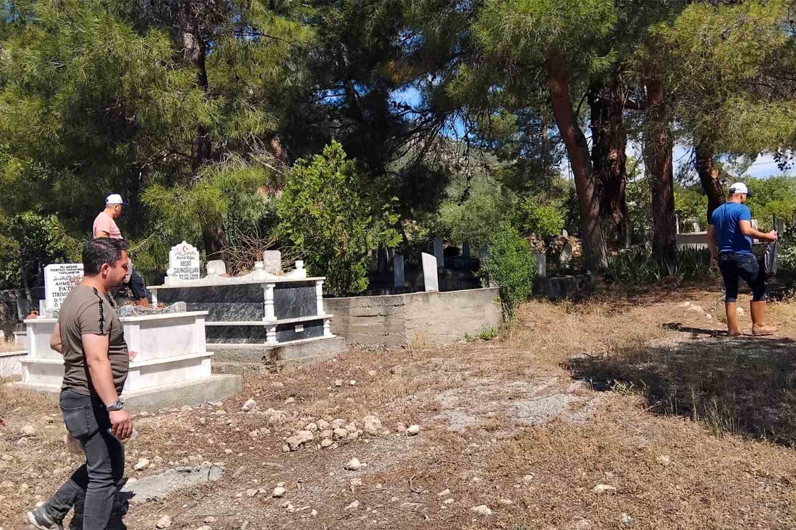 bozdogan-belediyesinden-mezarliklara-bakim