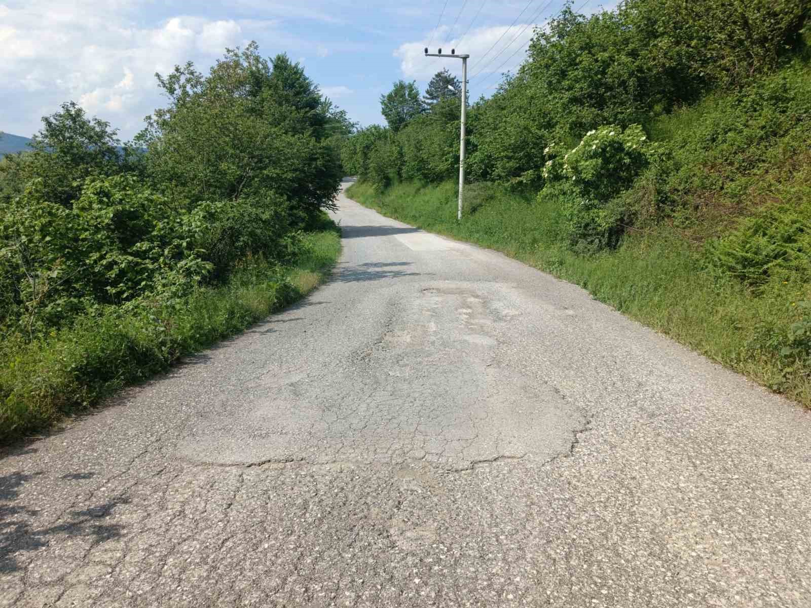 bozuk-yollarda-yama-calismalari-suruyor