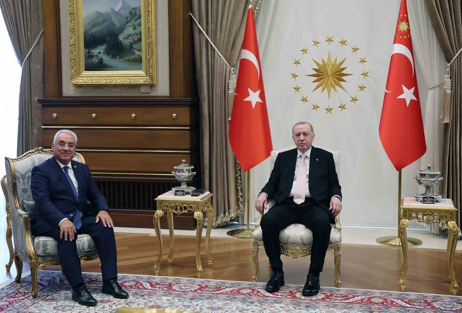 cumhurbaskani-erdogan-dsp-genel-baskani-aksakali-kabul-etti