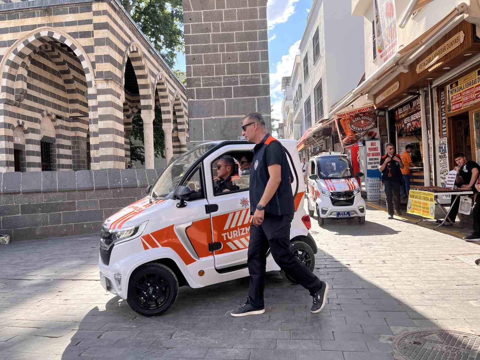 diyarbakirda-turizm-polisi-tahsis-edilen-araclarla-devriye-atacak