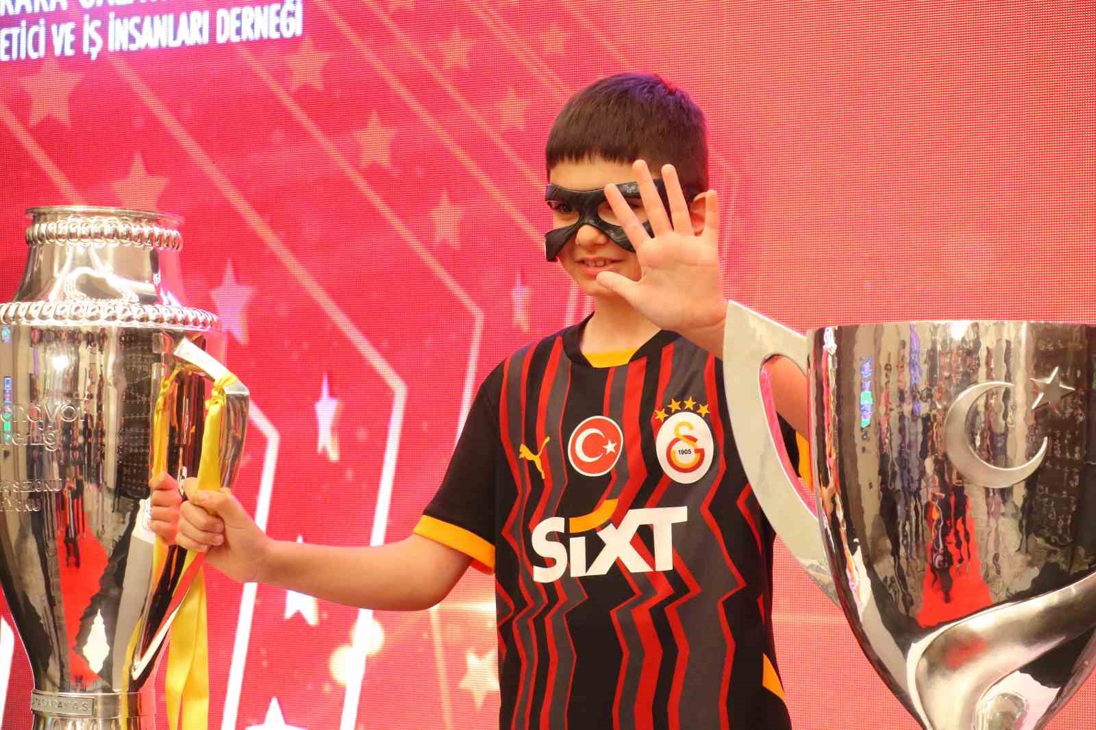 galatasarayin-25-sampiyonlugu-ankarada-kutlandi