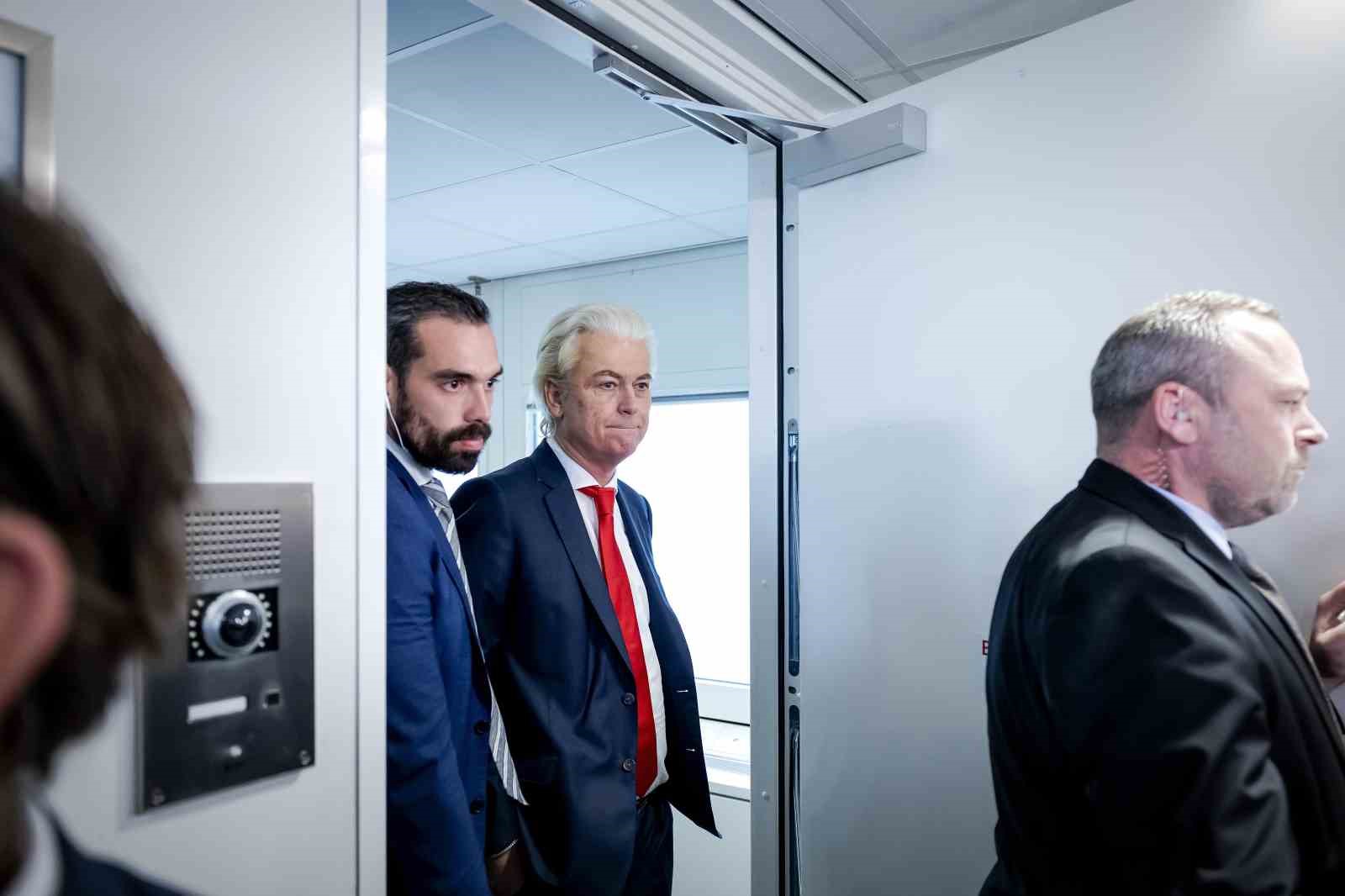 hollandada-hukumet-krizi-asiri-sagci-lider-wilders-koalisyondan-cekiliyor