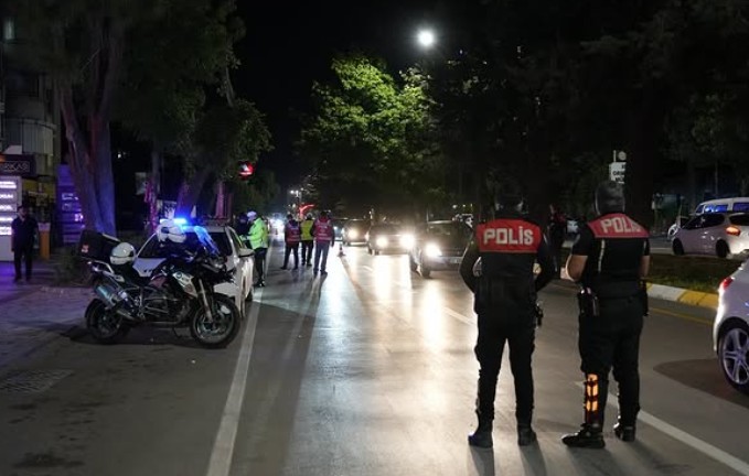 ispartada-bir-saatte-12-arac-ve-surucusune-idari-para-cezasi-uygulandi