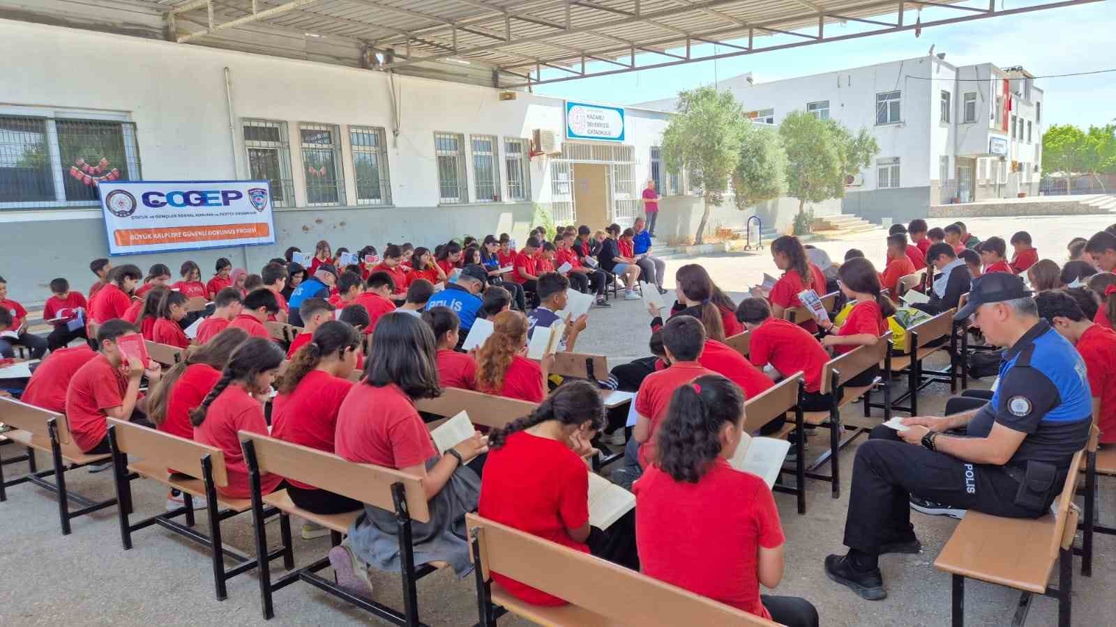 mersin-polisi-ogrenciler-icin-okuma-etkinligi-duzenledi