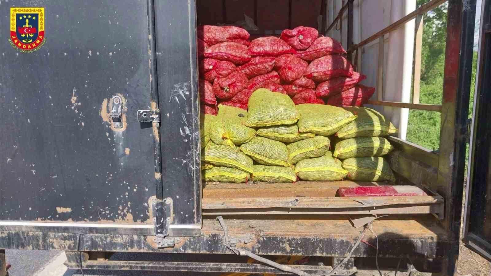 sakaryada-midye-vurgunu-resmi-evraksiz-5-ton-midyeye-el-kondu