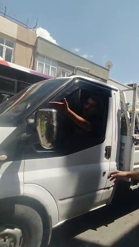 ters-yone-girdi-kadin-otobus-soforune-zorluk-yasatti
