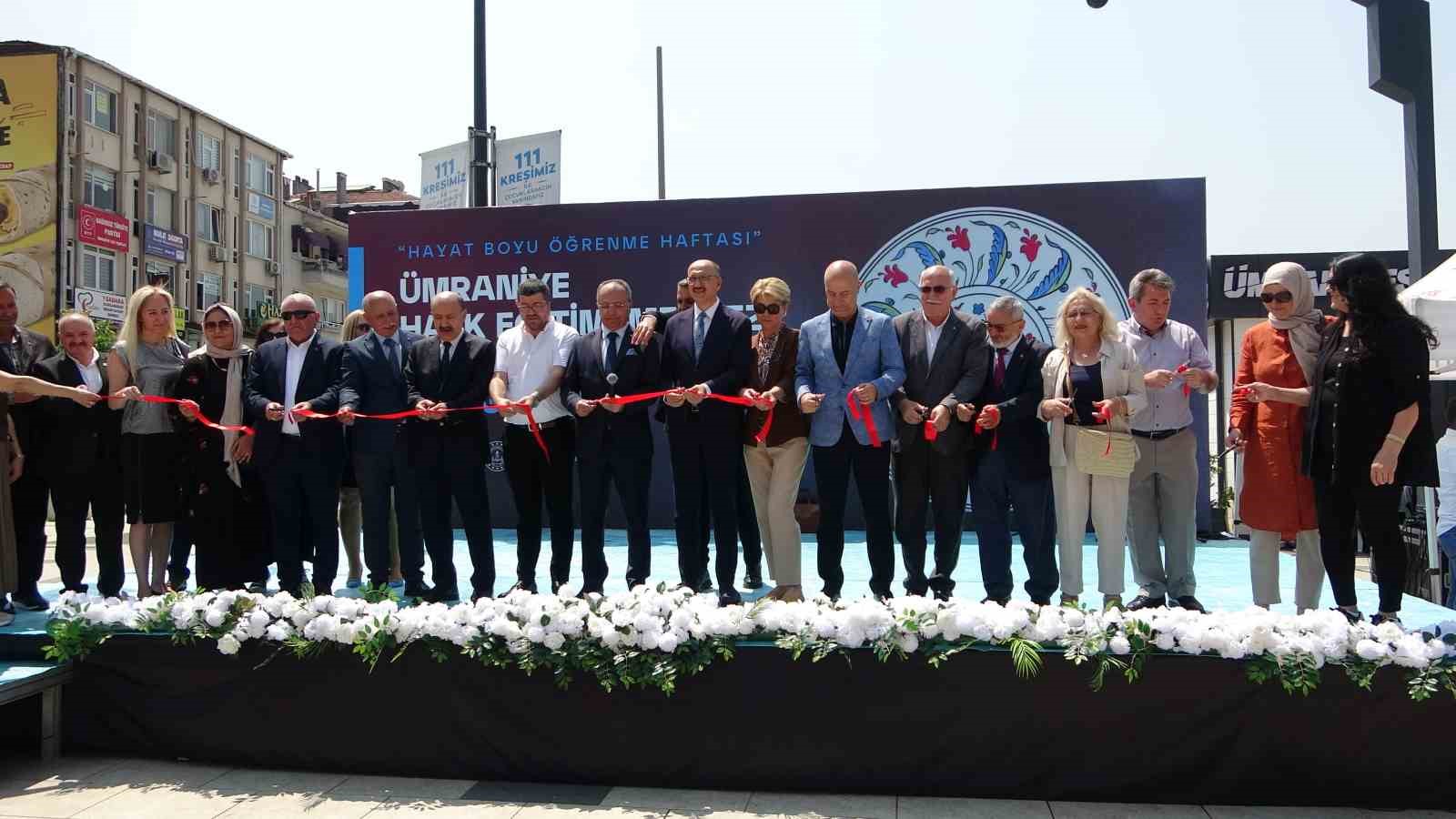 umraniyede-halk-egitimi-merkezi-yil-sonu-sergisi-acildi