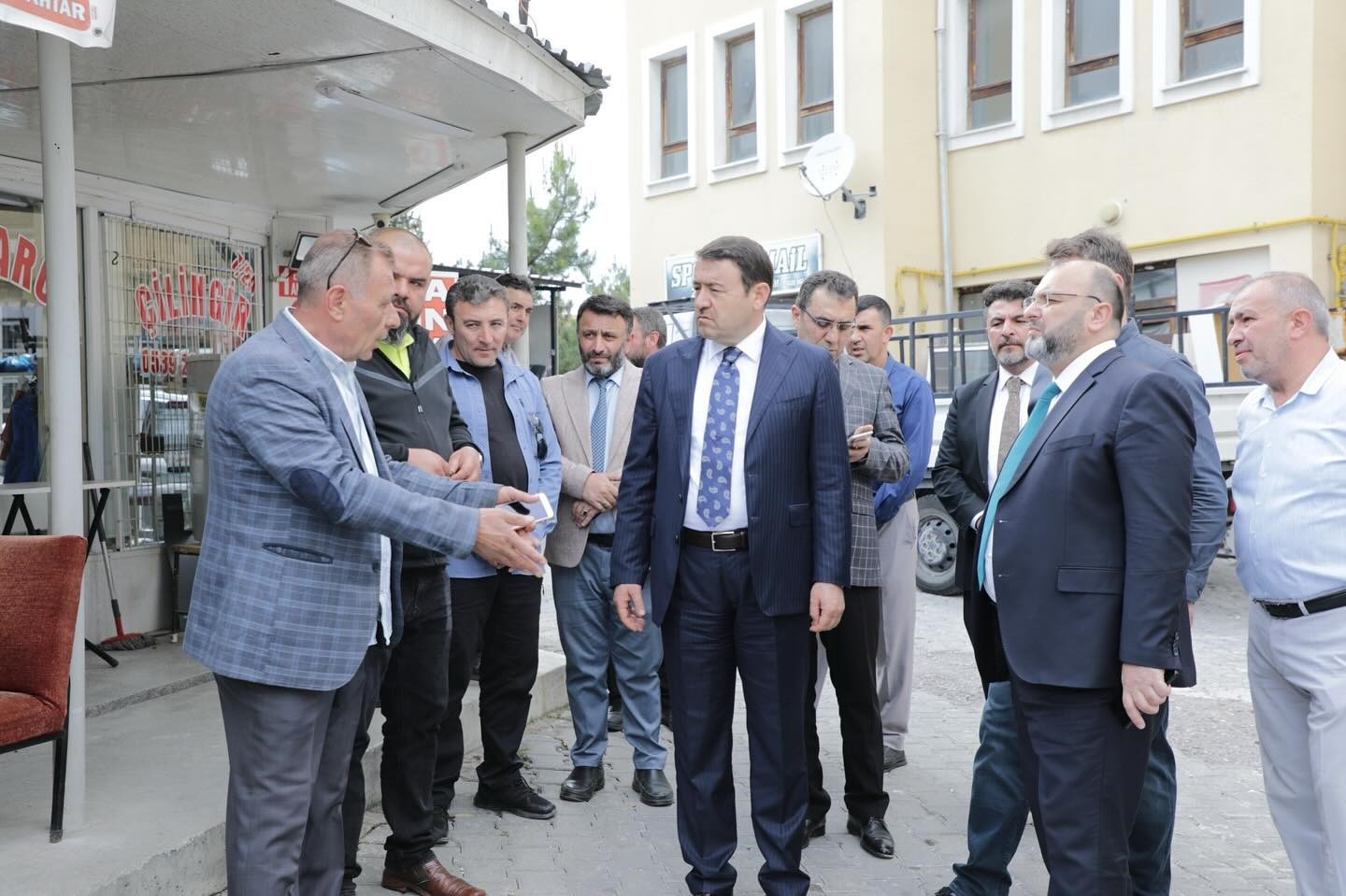 vali-musa-isin-balikli-mahallesi-kentsel-donusum-proje-alaninda-incelemelerde-bulundu