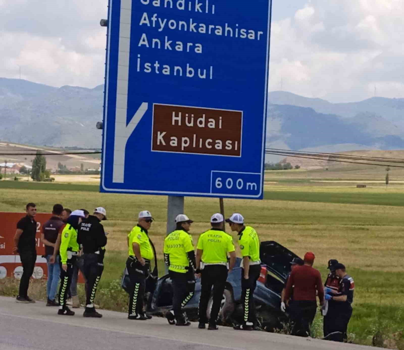 yon-tabelasina-carpan-otomobildeki-yaralilardan-biri-oldu