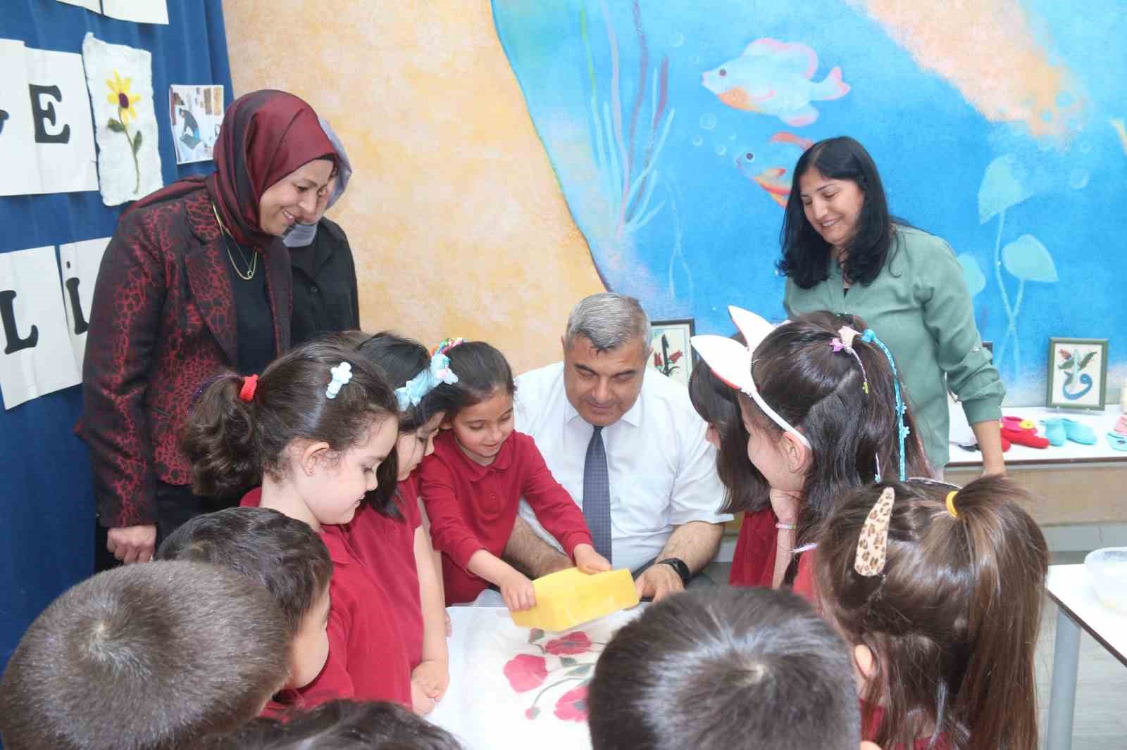 afyonkarahisarda-minik-eller-keceye-hayat-verdi