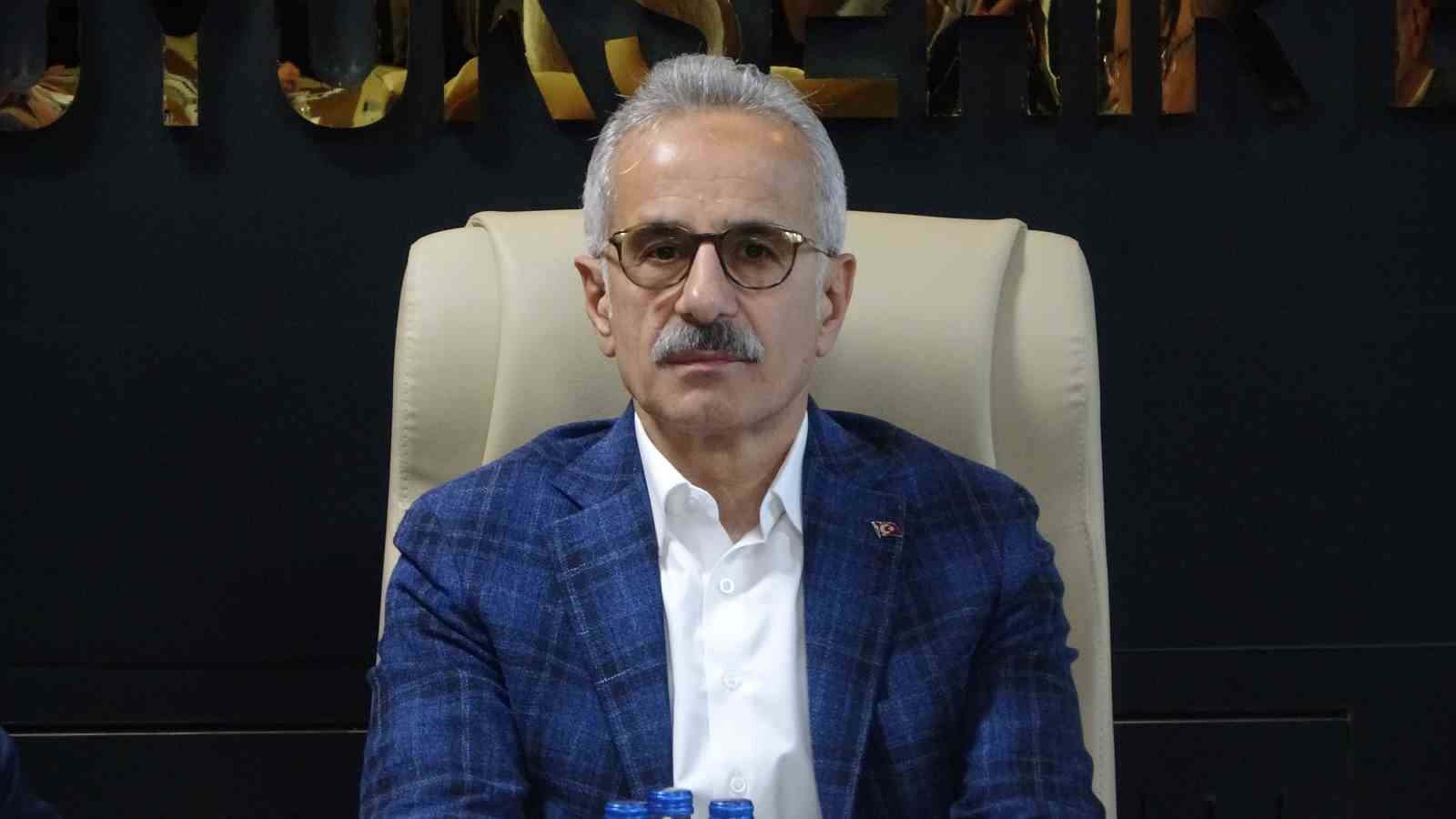 bakan-uraloglu-sel-felaketinin-yasandigi-trabzonda-incelemelerde-bulundu