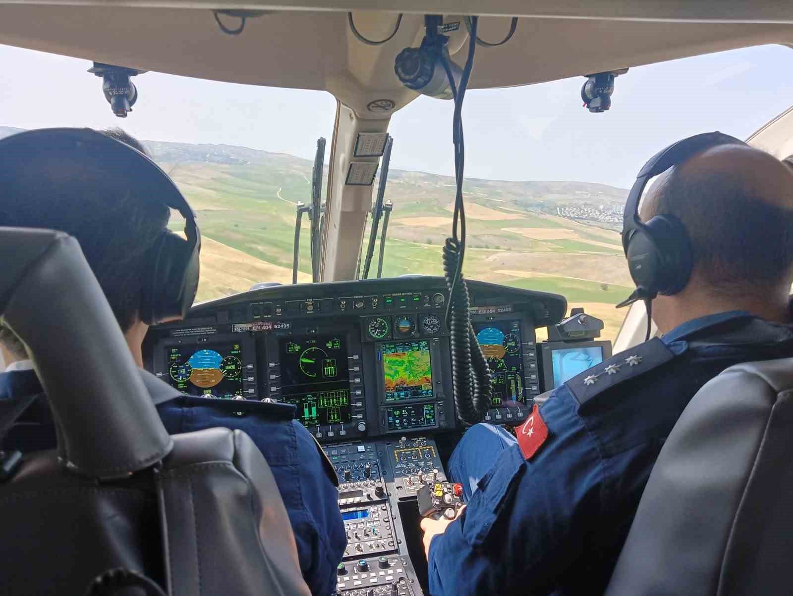 baskentte-helikopter-destekli-bayram-trafigi-denetimleri-araliksiz-devam-ediyor