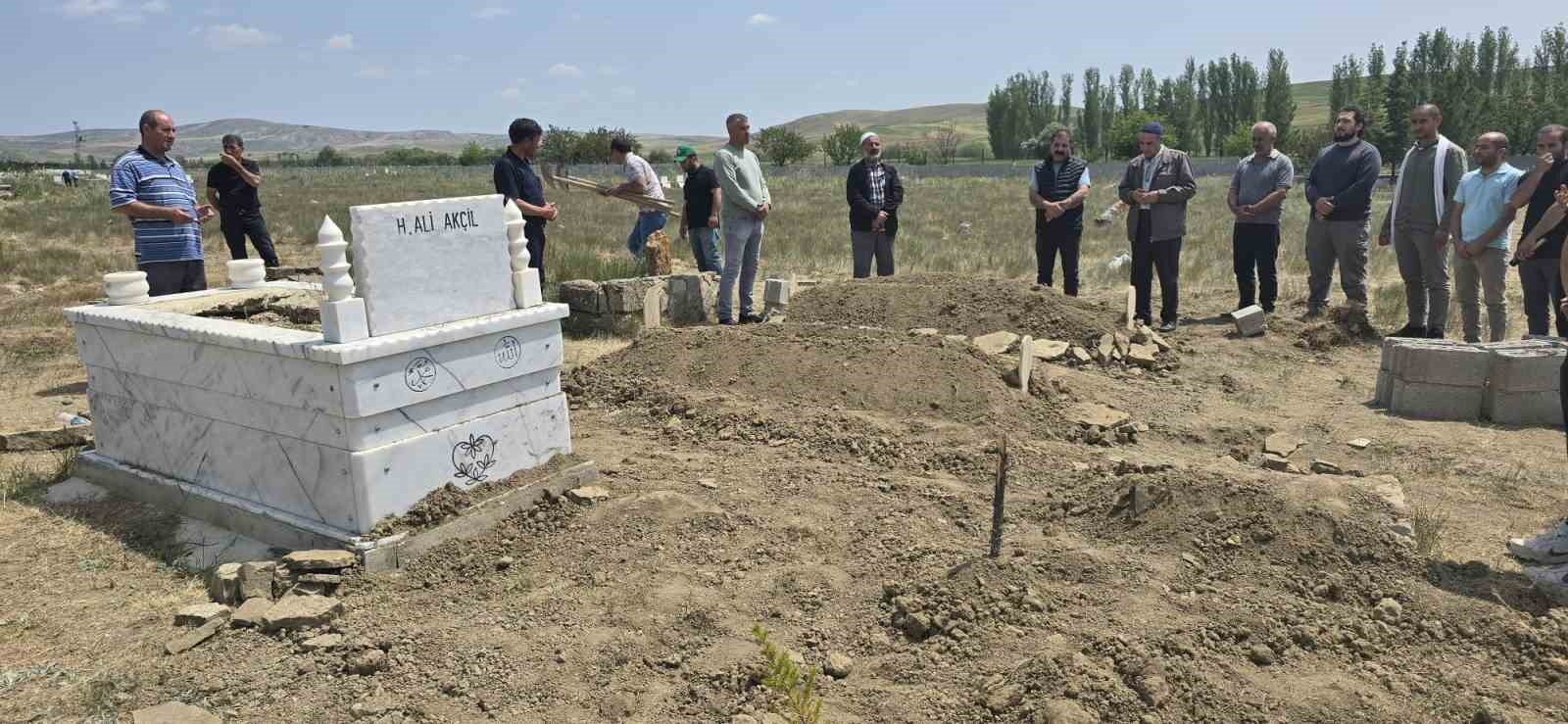 baskentte-muhtarlik-seciminden-kalan-husumet-baba-ve-ogul-topraga-verildi