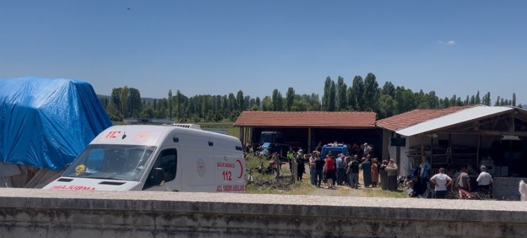bayram-tatili-icin-koyune-gelen-genc-traktor-kazasinda-hayatini-kaybetti