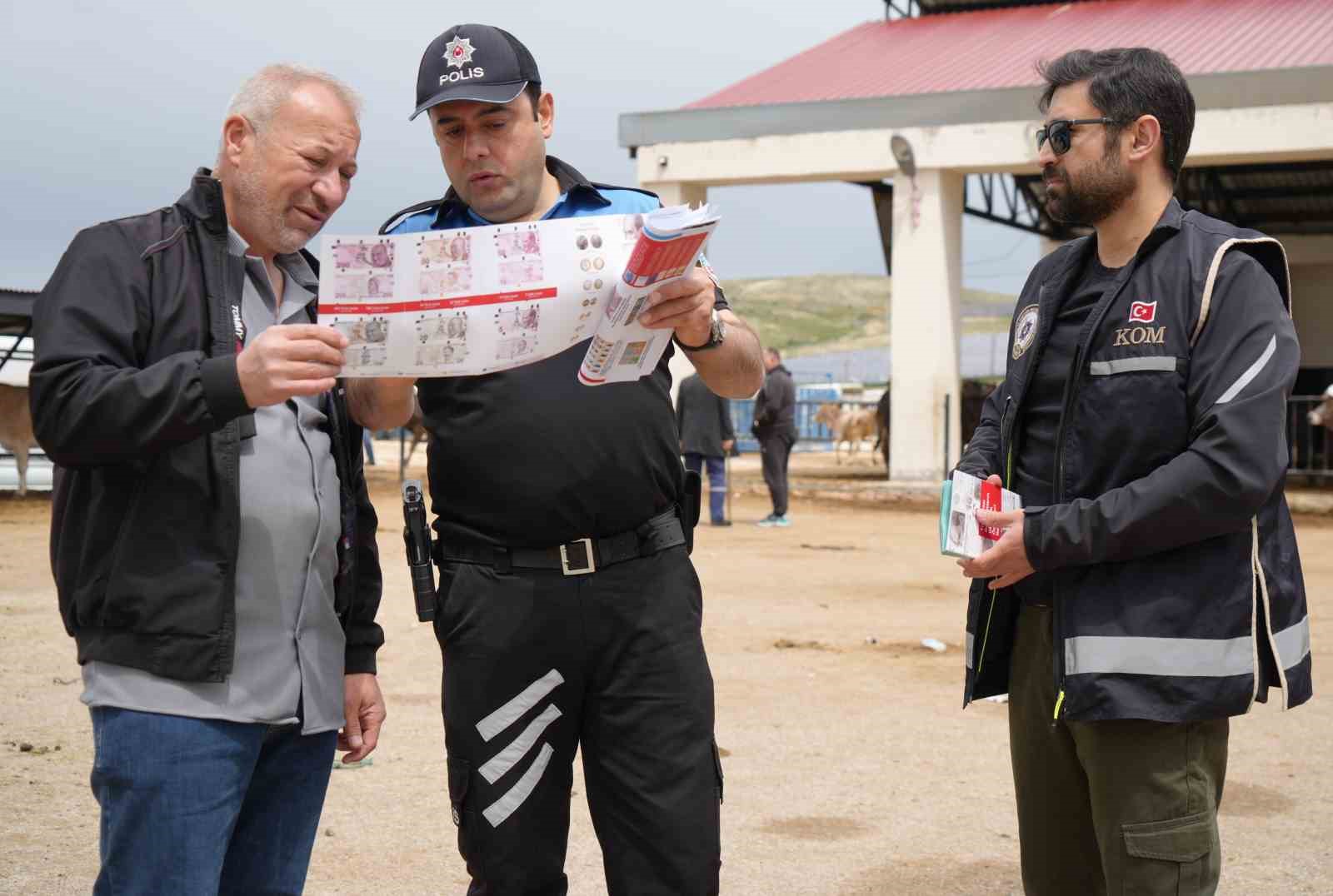 ekipler-dolandiricilara-karsi-teyakkuzda-bayburt-polisinden-kurban-pazarinda-sahte-para-ve-dolandiricilik-uyarisi