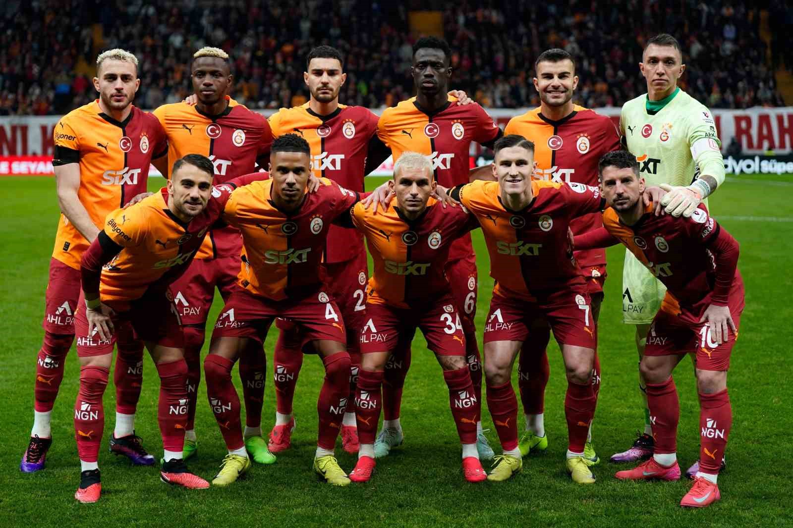 galatasarayda-goller-17-farkli-futbolcudan-geldi