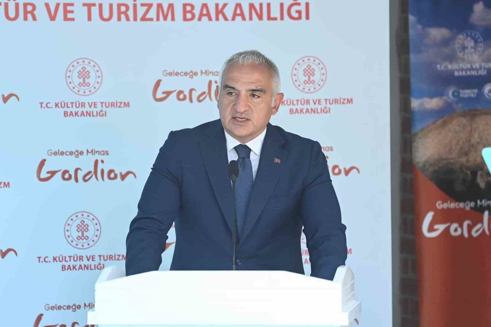 gordionda-buyuk-kesif-47nci-tumulus-gun-isigina-cikarildi