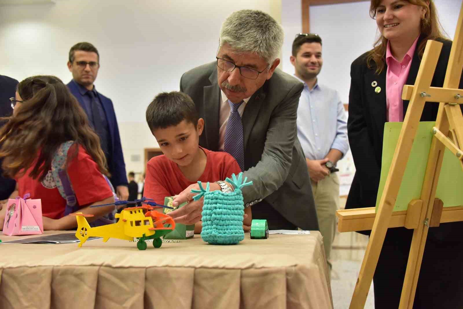 mskude-sosyal-sorumluluk-projesi-surdurulebilirlige-merhaba-de-sergisi-acildi