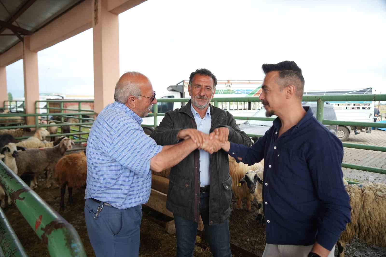musta-kurban-pazari-hareketlendi-siki-pazarliklar-dikkat-cekiyor