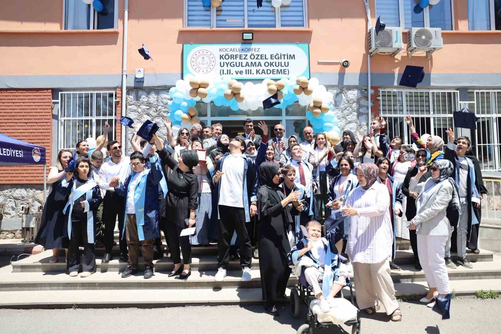 ozel-cocuklar-mezuniyet-coskusu-yasadi