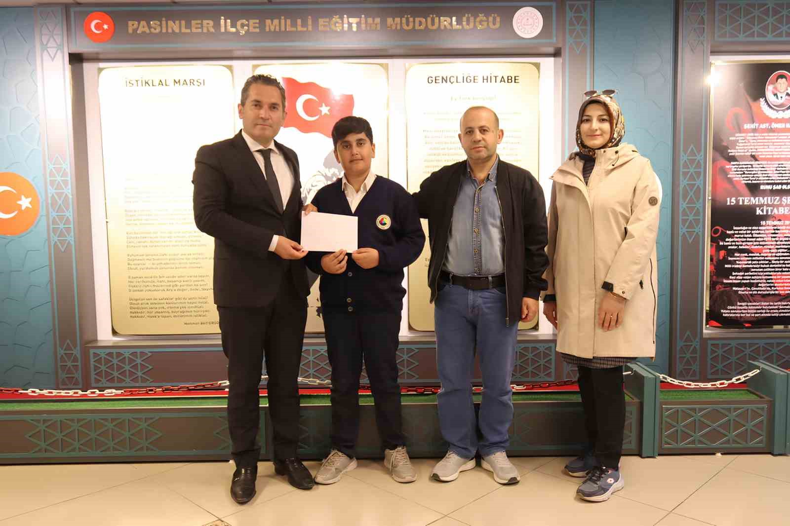 pasinlerli-ogrenci-bursluluk-sinavinda-turkiye-birincisi-oldu