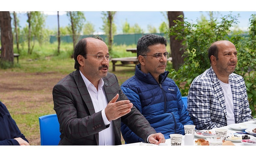 rektor-cakmak-idari-personel-ile-bir-araya-geldi