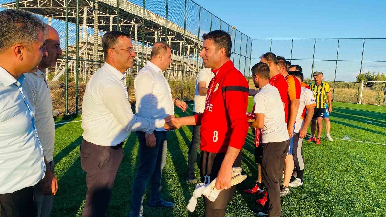 samsatta-kurumlar-arasi-futbol-turnuvasi-duzenlendi