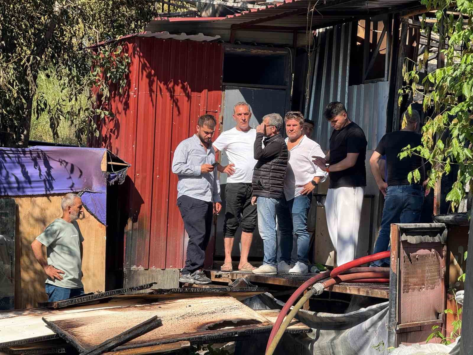 sariyerde-mobilya-imalathanesinden-alevler-yukseldi
