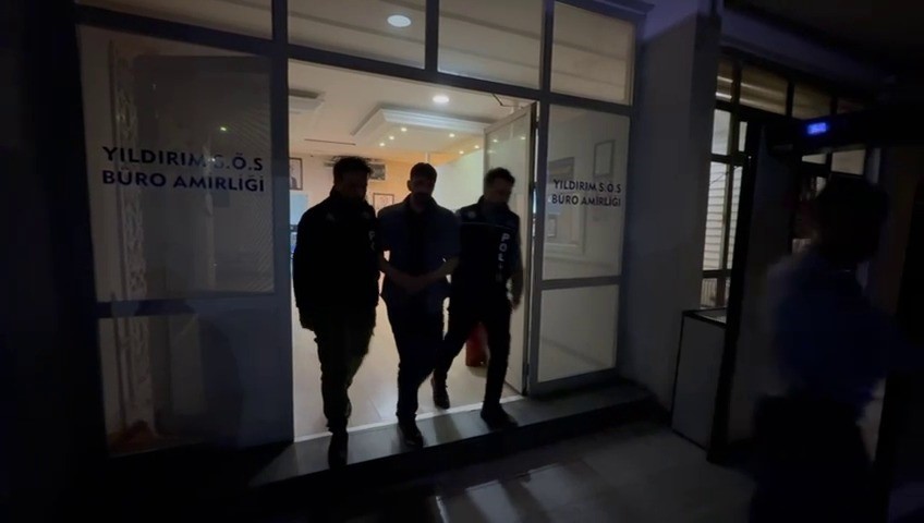 yurtdisina-kacmak-icin-hazirlanirken-polis-baskini-yedi
