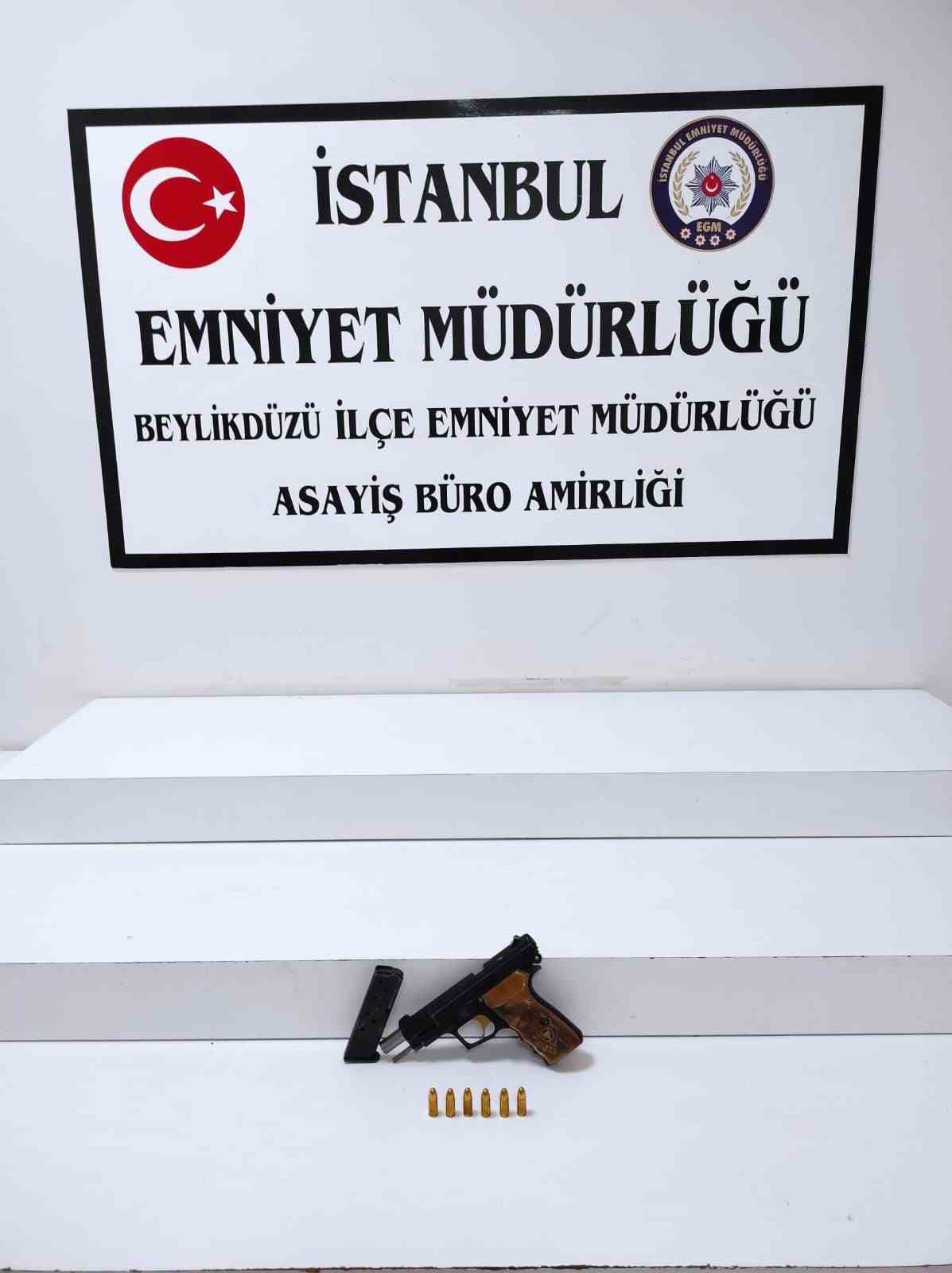 40-bin-tlye-anlastilar-park-halindeki-arabayi-kursunladilar-o-anlar-kamerada