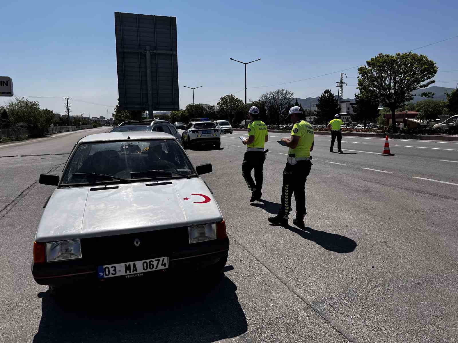 afyonkarahisarda-kurban-bayrami-oncesi-trafik-denetimleri-artti