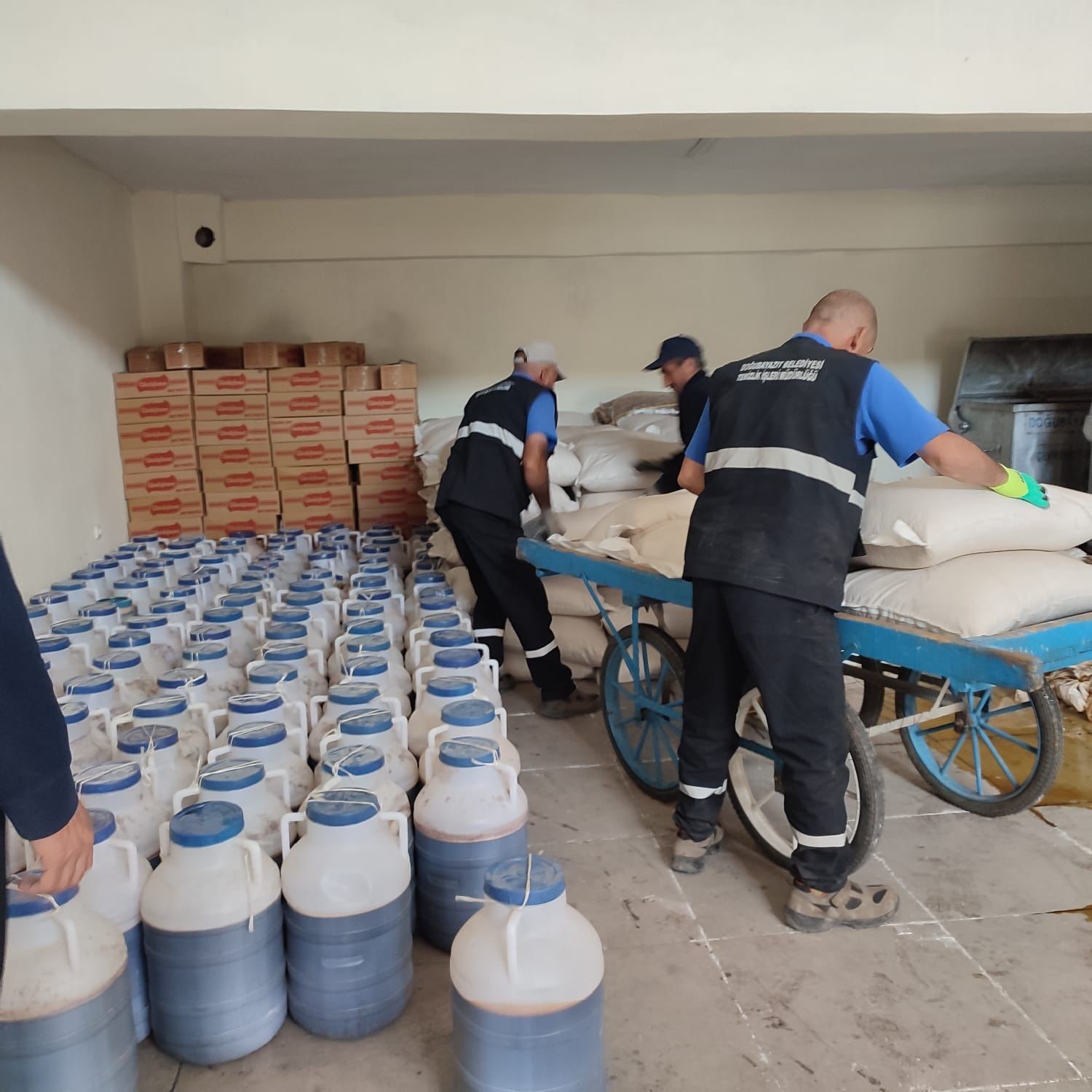 agrida-bayram-denetiminde-8-ton-pestil-ele-gecirildi