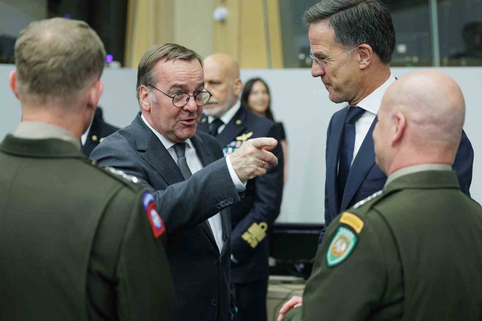 almanya-savunma-bakani-pistorius-almanyanin-nato-hedefi-icin-50-60-bin-ek-askere-ihtiyaci-var