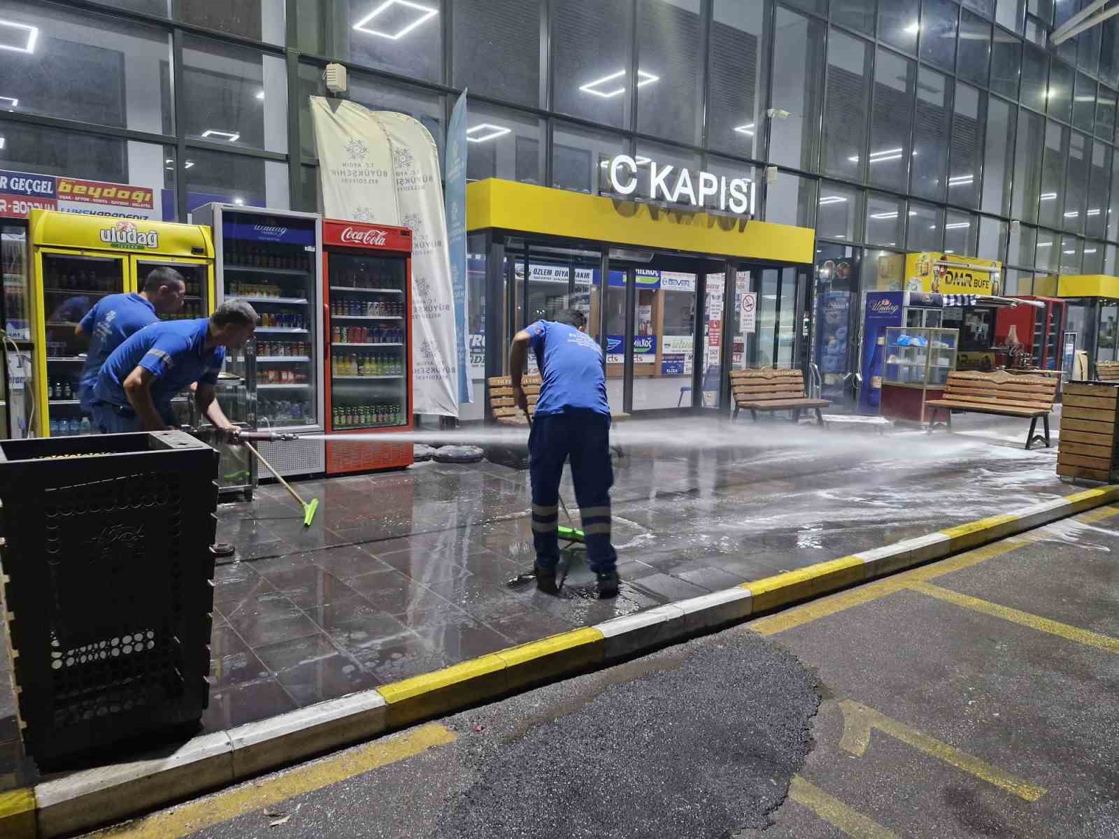 buyuksehirden-otogarlarda-temizlik-calismasi