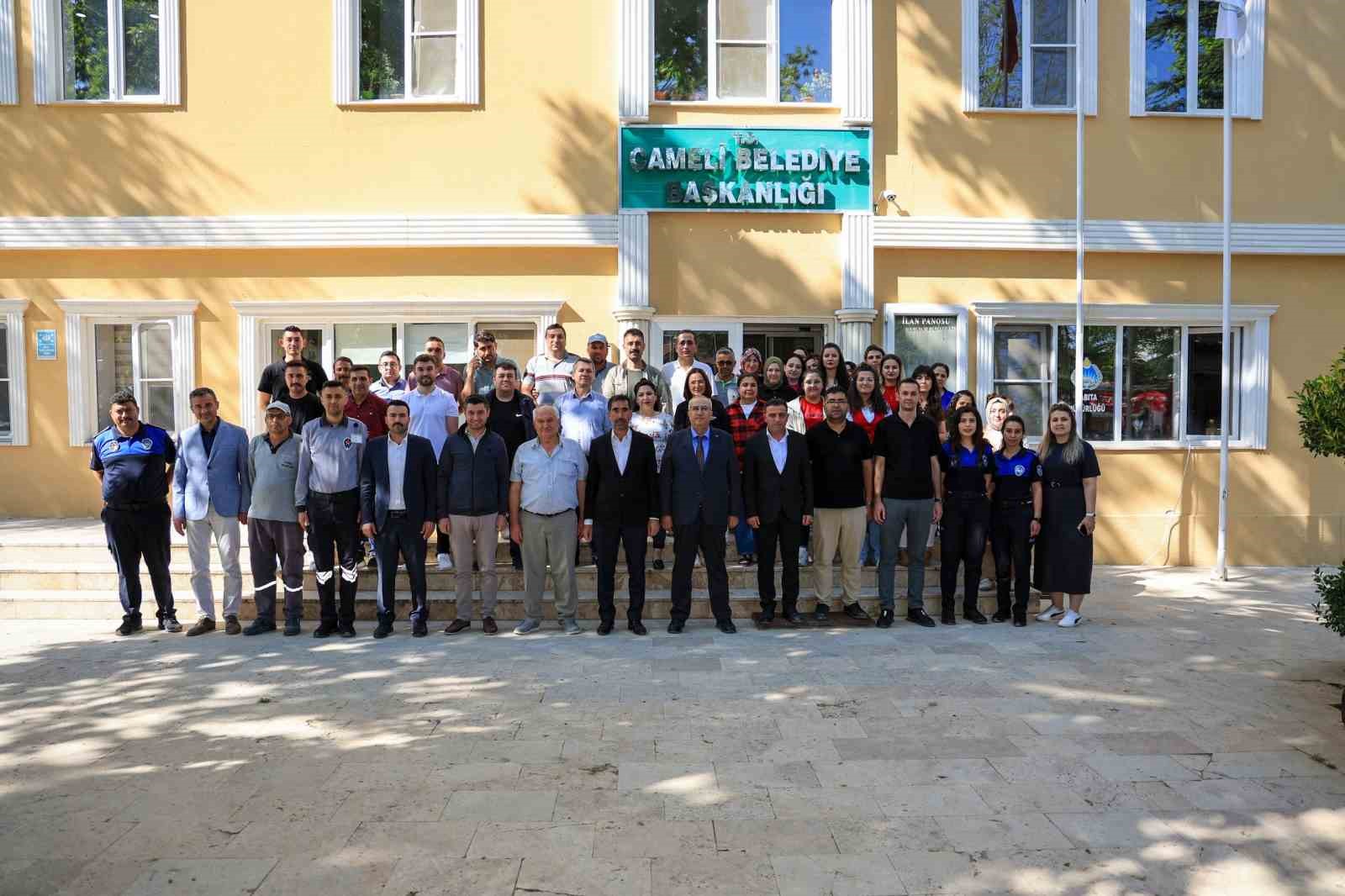 cameli-belediyesinde-baskan-arslan-mesai-arkadaslariyla-bayramlasti
