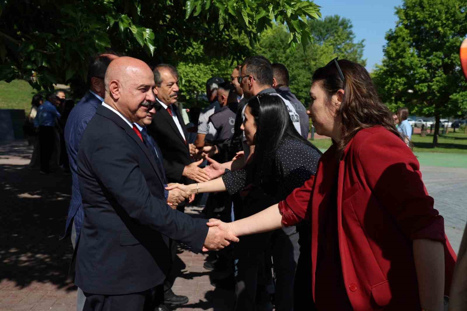 duzce-universitesi-bayramlasti