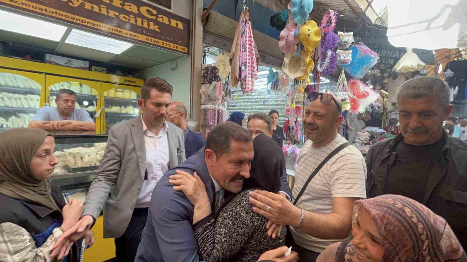 hatay-valisi-masatli-tarihi-uzun-carsida-esnafla-son-kez-bayramlasti